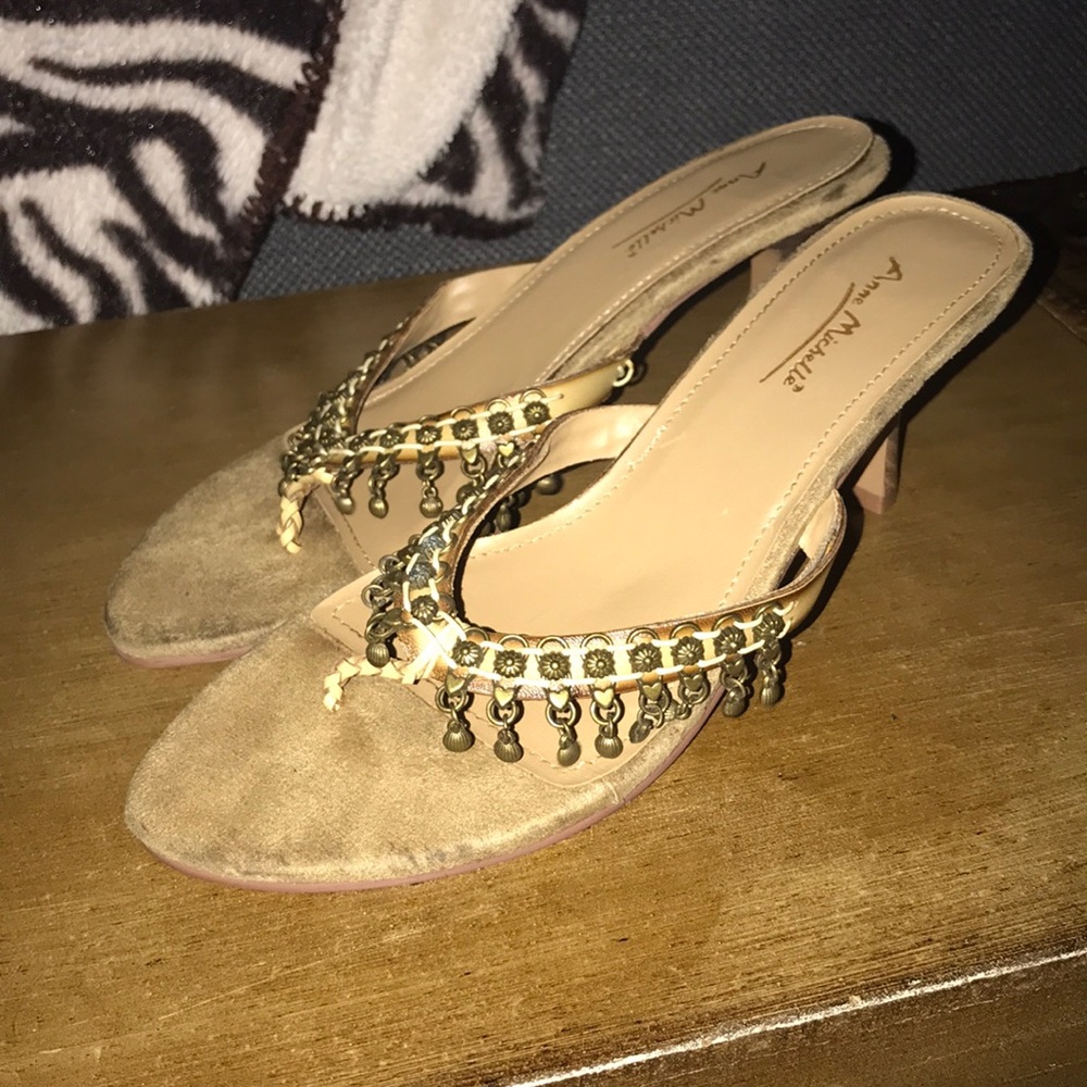 Heels with embellished